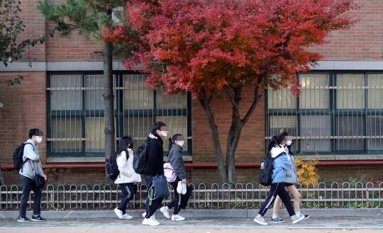 정부는 20일부터 수도권 모든 학교와 비수도권 과대·과밀학교에 대해 전면등교를 잠시 중단하는 학사운영 조치를 발표했다. 사진=일요신문 DB