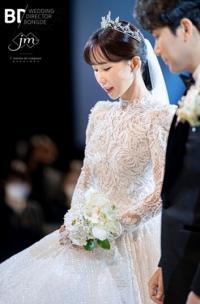 크레용팝 초아 결혼, 6세 연상 훈남 사업가와 결혼식 사진 공개 ‘선남선녀’