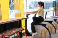 ‘햄버거 먹으면서 자전거를…’ 맥도날드 차이나 친환경 프로젝트