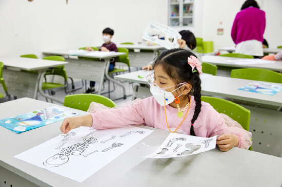 유아과학교실 교육 참가 모습. 사진=국립부산과학관