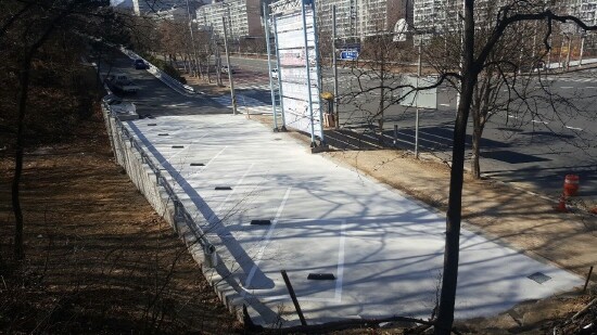 굴암산 등산로 공영주차장. 사진=김해시
