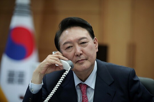3월 16일 윤석열 당선인이 스콧 모리슨 호주 총리와 통화하고 있다. 사진=윤석열 당선인 측 제공