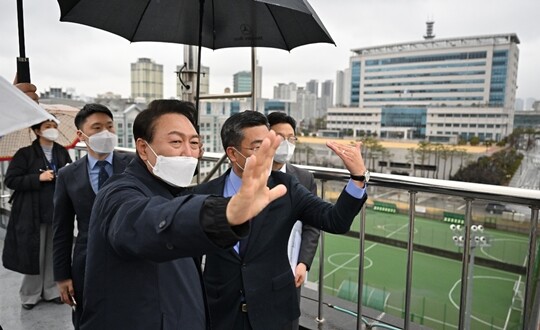 대통령 집무실 이전과 관련해 3월 19일 서울 용산 국방부 청사를 직접 답사하고 있는 윤석열 대통령 당선인. 사진=국민의힘