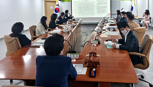 '경북도 빛 공해 방지위원회 회의가 8일 경북도청에서 열리고 있다. 사진=경북도 제공