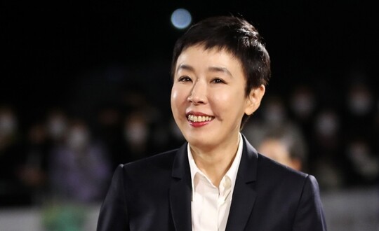 영화배우 강수연이 5월 7일 오후 3시쯤 향년 55세 나이로 별세했다. 사진은 지난해 10월 열린 강릉국제영화제 개막식에 참석한 강수연. 사진=연합뉴스