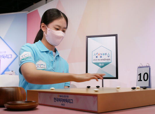제2의 최정으로 각광받고 있는 김은지 3단. 3연승을 거두고 있지만 팀 승리와 연결되지 못하고 있는 것이 섬섬여수 이현욱 감독의 고민이다. 사진=한국기원 제공
