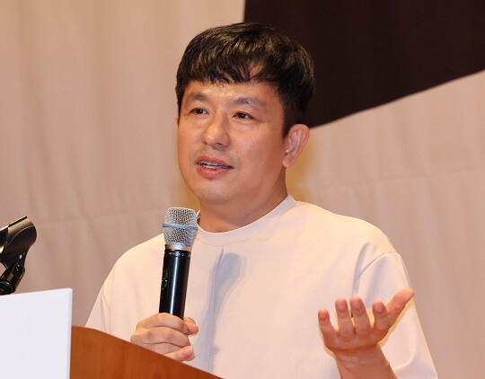 25일 국민의힘 연찬회 특강에 강사로 참석한 당구선수 차유람 씨의 남편 이지성 작가. 사진=연합뉴스
