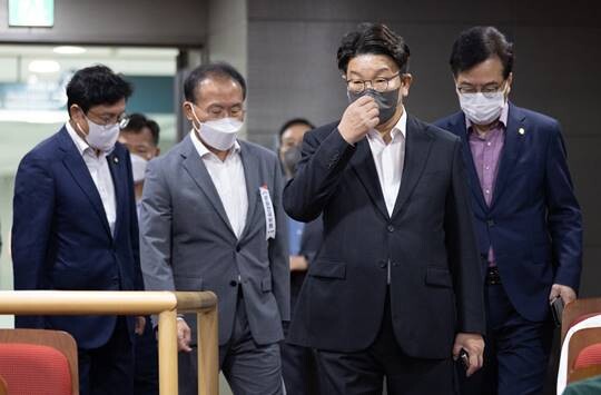 권성동 국민의힘 원내대표가 2일 오전 서울 여의도 국회 의원회관에서 열린 상임전국위원회에 참석하고 있다. 사진=박은숙 기자