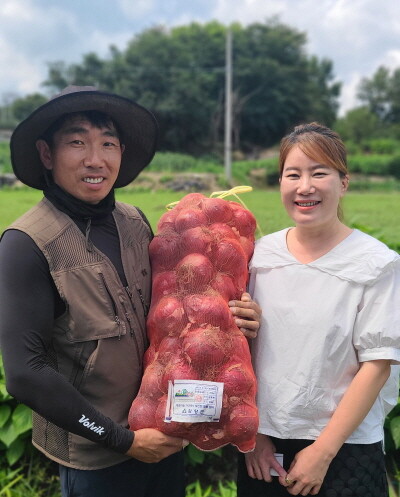 함양농협 강호현 조영아 부부. 사진=경남농협 제공