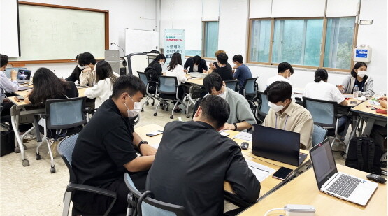 ‘하나 소셜벤처 유니버시티’ 창업교육 운영 장면. 사진=경상국립대 제공