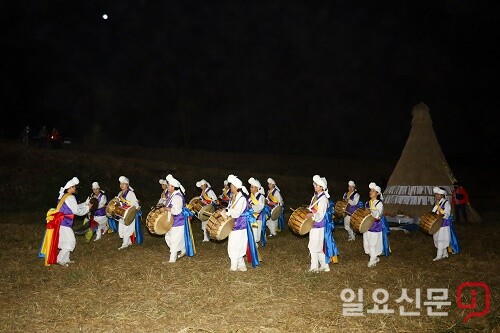 달집 태우기에 앞서 열린 농악 공연. 사진=유인선 기자.