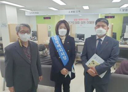이혜원 경기도의원(사진 중앙)이 8일 국민건강보험공단 양평지사 일일명예지사장으로 위촉됐다.