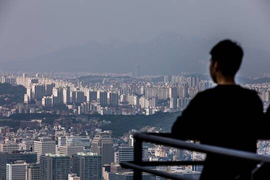 서울 용산구 남산공원에서 바라본 서울시내 아파트 전경. 사진=최준필 기자