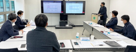 경상국립대학교 창업지원단은 12월 21일 오후 칠암캠퍼스 산학협력관 칠암창업보육센터 세미나실(201호)에서 진주지역 창업유관기관 간담회를 개최했다. 사진=경상국립대 제공