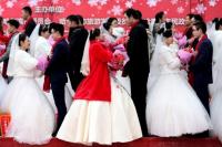 중국 젊은 층 ‘결혼은 지옥행’ 초혼자 수 줄고 출생률도 감소