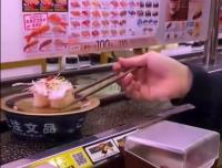 초밥에 침 묻히고 엄지 척! 잇따른 일본 위생테러 ‘바카톡’ 실상