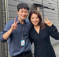 김희애, “요즘 푹 빠진 남자”…구씨와 ‘귀한 투샷’ 공개