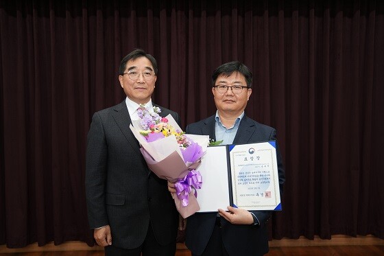 제57회 납세자의 날 기획재정부장관 표창을 받은 현대쉘베이스오일(대표이사 송규석). 사진=현대오일뱅크