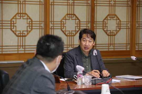 김남일 포항시 부시장이 28일 비대면 영상회의로 개최된 전국대도시시장협의회에서 재난의연금 배분 시스템 개선을 건의했다. 사진=포항시 제공