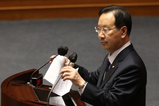 하영제 국민의힘 의원이 3월 30일 오후 국회에서 열린 본회의에서 자신에 대한 체포동의안 관련 신상 발언을 준비하고 있다. 사진=박은숙 기자