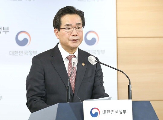 정황근 농림축산식품부장관이 양곡관리법 관련 브리핑을 하고 있다. 사진=임준선 기자