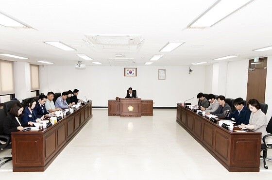 김포시의회가 5월 월례회의를 개최하고 있다. 사진=김포시의회 제공