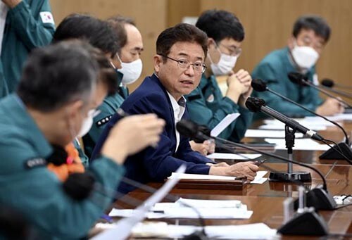 이철우 지사가 도청에서 간부회의를 갖고있다. 사진=경북도 제공