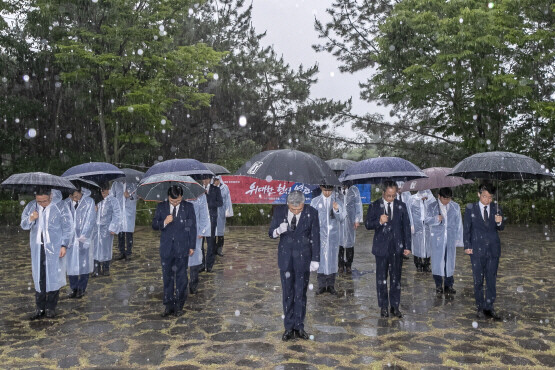 충혼탑 참배 장면. 사진=한국남동발전 제공