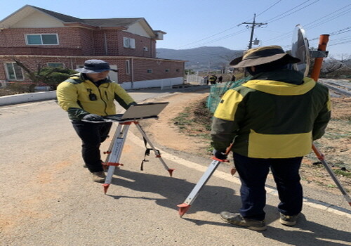 강화군은 군민 재산권 보호와 도로 관련 분쟁 해소를 위해 마을안길 미불용지에 대해 적극적인 보상을 추진하고 있다. 사진=강화군 제공