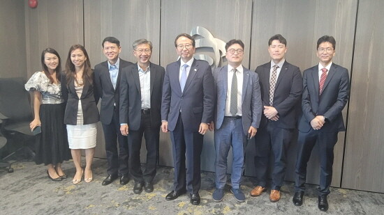 강준석 사장이 싱가포르 컨테이너 터미널운영사인 PSA 본사를 방문한 모습. 사진=BPA 제공