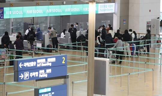 인천국제공항 제1여객터미널 출국장 에어서울 카운터 모습. 사진=연합뉴스