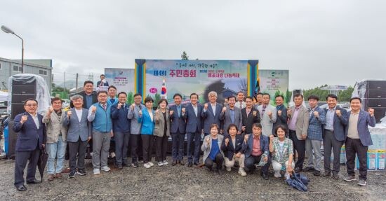 주민총회참석한 박천동 구청장 등 내빈과 기념촬영. 사진=북구청 제공