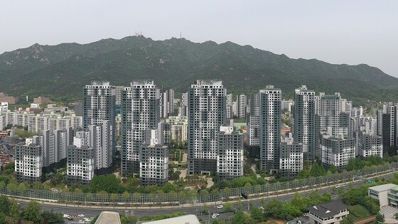 과천 자이마파트 전경. 사진=과천시 제공