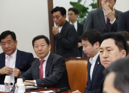 울산 출신 김기현 대표(우)와 박성민 국회의원(좌). 사진=국민의힘 제공