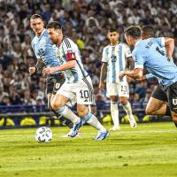 ‘14경기 무패 중단’ 아르헨티나, 우루과이에 0-2 완패