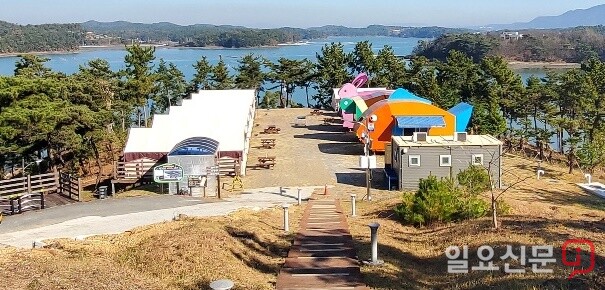 사천시가 민간에 위탁해 운영하는 비토국민여가캠핑장 모습. 사진=정민규 기자