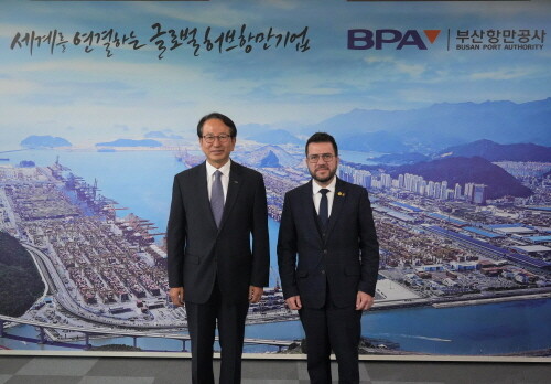 강준석 부산항만공사사장과 페레 아라고네스 카탈루냐 주지사. 사진=BPA 제공