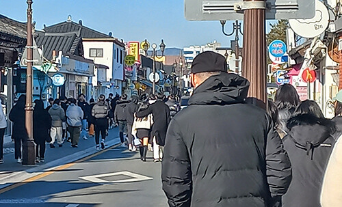 경주 황리단길 관광객들. 사진=경쥐 제공