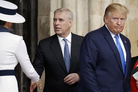 엡스타인은 앤드류 왕자(왼쪽)와 트럼프 전 대통령(오른쪽)과도 한동안 친분이 있었다고 한다. 사진=AP/연합뉴스