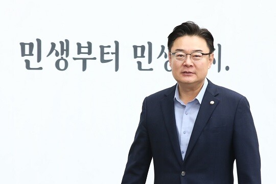 김성원 국민의힘 의원이 지난해 10월 국정감사대책회의에 참석하고 있다. 사진=박은숙 기자