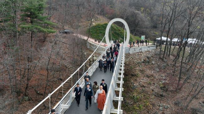 지난해 11월 개통된 명지산 하늘구름다리. 사진제공=가평군