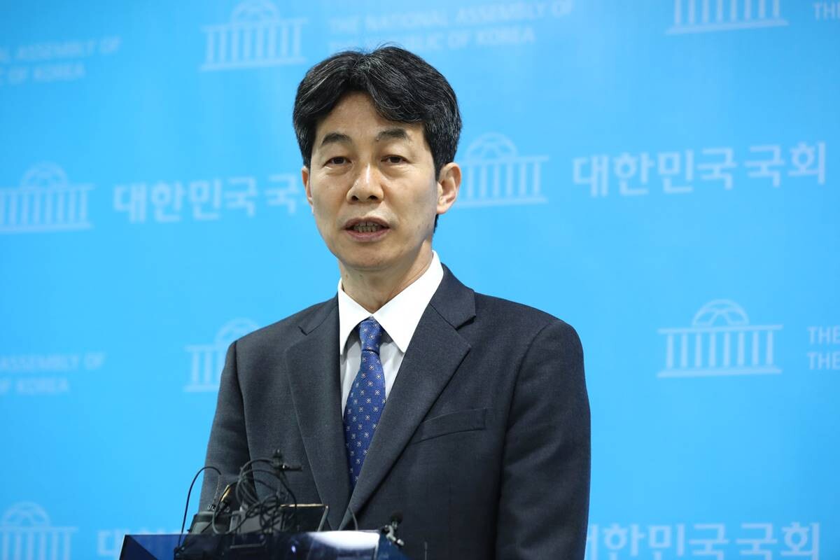 윤건영 더불어민주당 의원. 사진=박은숙 기자