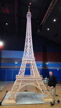 8년 공들인 성냥개비 에펠탑 우여곡절 기네스 등재 성공
