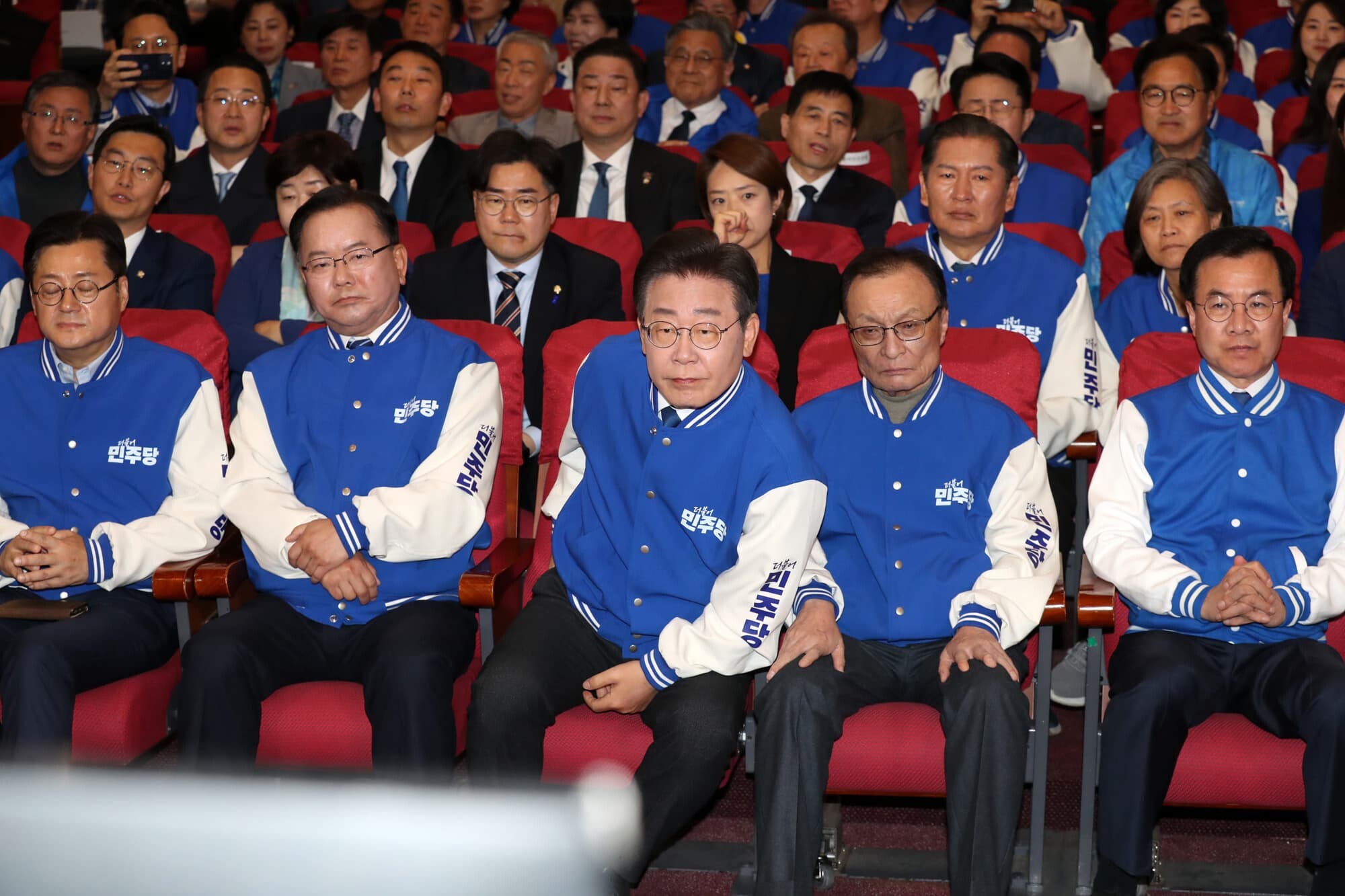 종합상황실에서 개표방송을 지켜보는 이재명 더불어민주당 대표. 사진=박은숙 기자