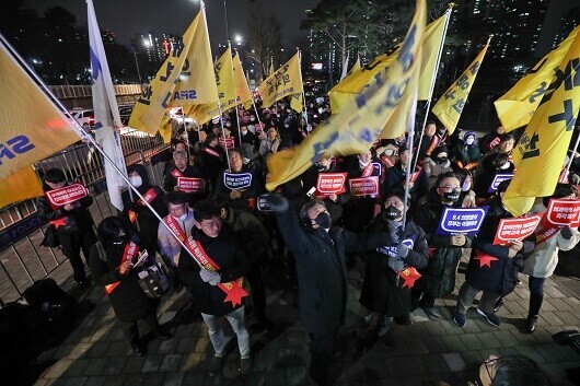 2월 15일 오후 서울 용산구 대통령실 앞에서 의과대학 정원 확대에 반대하는 서울지역의사회 궐기대회가 열리고 있다. 사진=임준선 기자