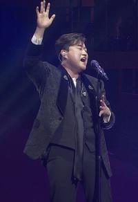 ‘뺑소니+운전자 바꿔치기’ 의혹에도 마이웨이 김호중…“콘서트 강행”