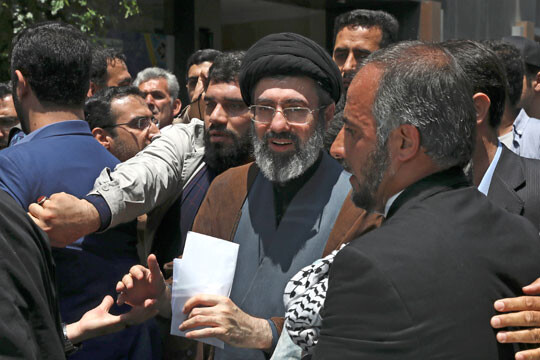이란 최고 지도자 아야톨라 알리 하메네이의 아들인 모즈타바 하메네이. 라이시 대통령과 함께 하메네이의 후계자로 거론돼 왔다. 사진=AP/연합뉴스