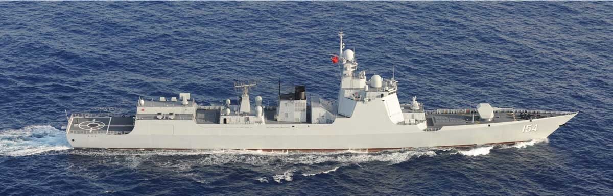 현재 중국 해군의 각종 전투함 숫자는 140여 척으로 170여 척의 미국 해군을 바짝 추격 중이다. 중국 해군의 주력 전투함 중 하나인 52D형 구축함. 사진=일본 자위대