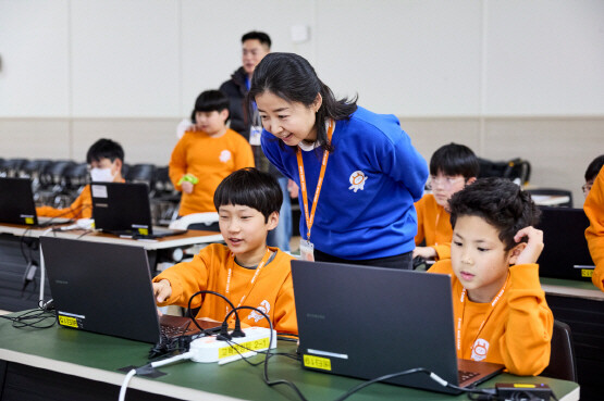 인공지능 겨울캠프 실습 모습. 사진=국립부산과학관 제공