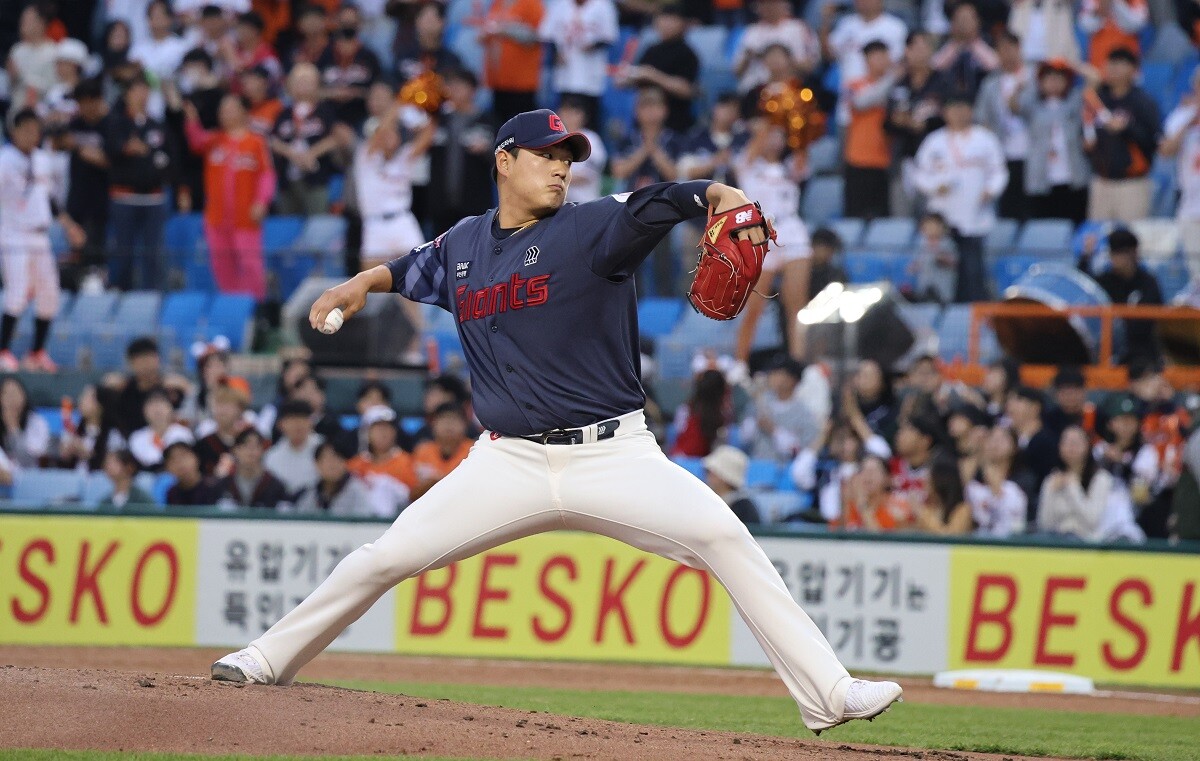 지난 시즌 좋은 활약으로 선발 로테이션 한 축을 꿰찬 나균안은 올 시즌 부진한 모습을 보이고 있다. 사진=연합뉴스